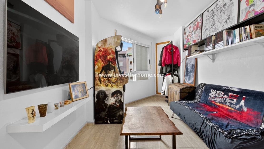 1 soveværelse Lejlighed til salg i Torrevieja med swimmingpool - € 85.000 (Ref: 9782290)