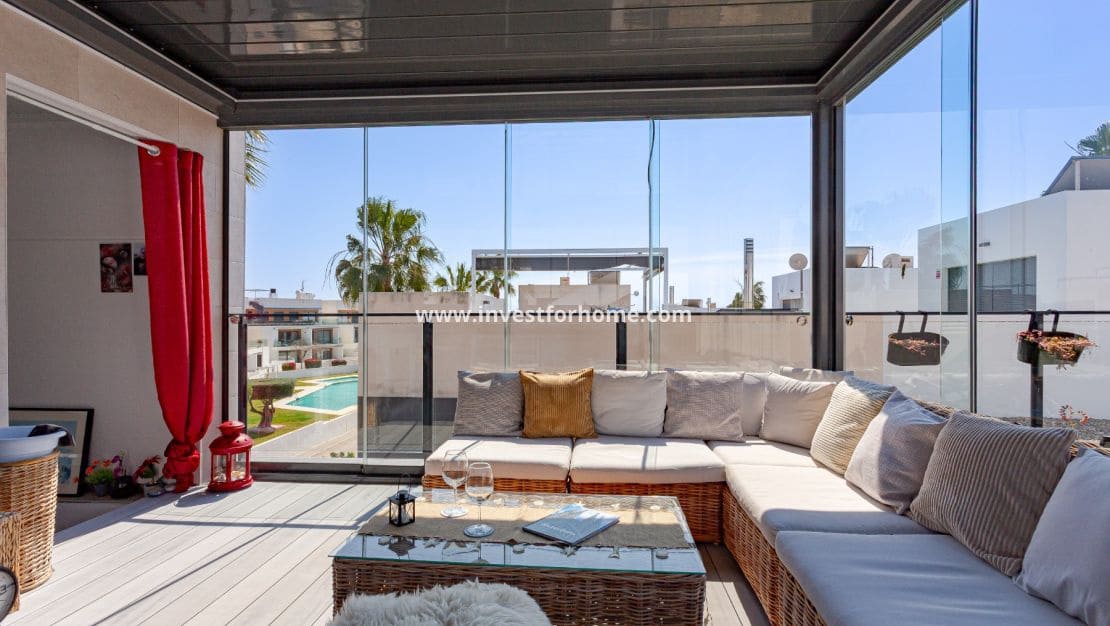 2 bedroom Apartment for sale in Villamartin with pool - € 329,000 (Ref: 9809794)