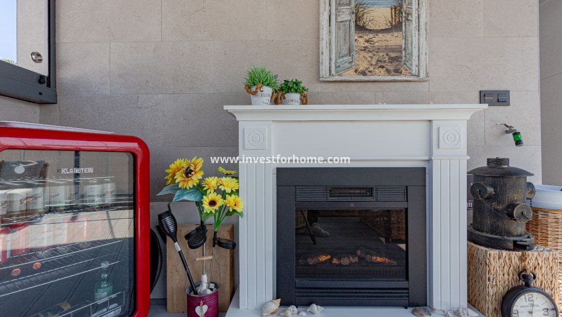 2 bedroom Apartment for sale in Villamartin with pool - € 329,000 (Ref: 9809794)