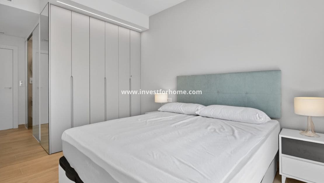 Apartamento de 2 habitaciones en El Raso en venta con piscina - 325.000 € (Ref: 9810390)