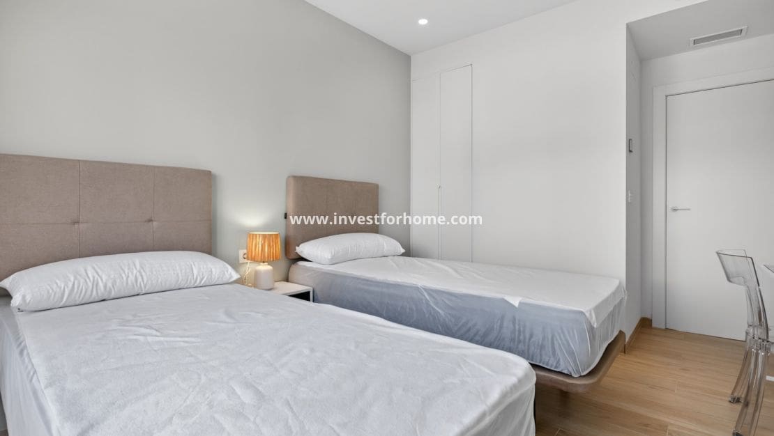 Apartamento de 2 habitaciones en El Raso en venta con piscina - 325.000 € (Ref: 9810390)