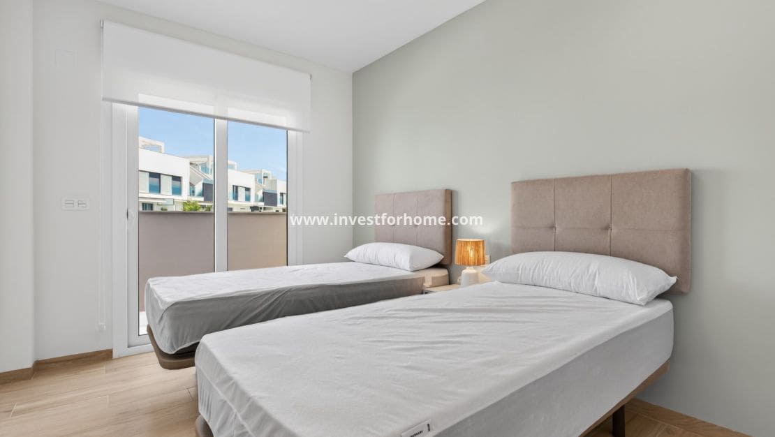 Apartamento de 2 habitaciones en El Raso en venta con piscina - 325.000 € (Ref: 9810390)