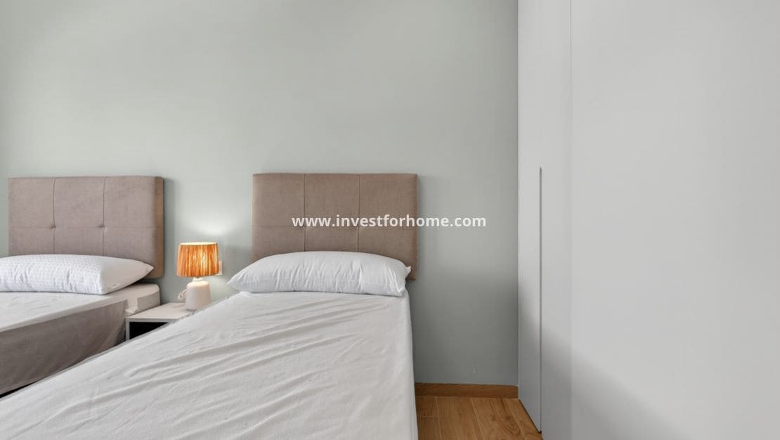 Apartamento de 2 habitaciones en El Raso en venta con piscina - 325.000 € (Ref: 9810390)