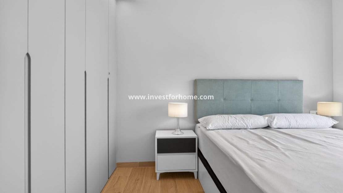 Apartamento de 2 habitaciones en El Raso en venta con piscina - 325.000 € (Ref: 9810390)
