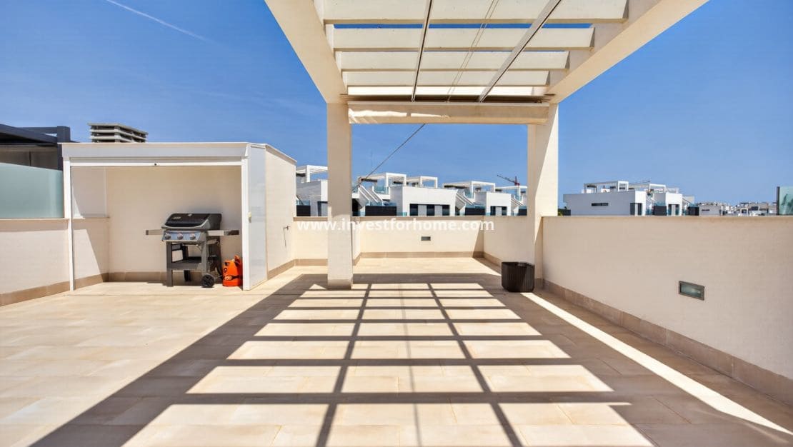 Apartamento de 2 habitaciones en El Raso en venta con piscina - 325.000 € (Ref: 9810390)