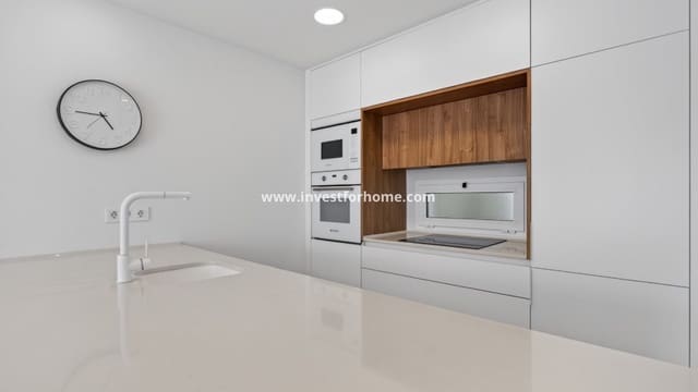 Apartamento de 2 habitaciones en El Raso, Guardamar del Segura en venta con piscina - 325.000 € (Ref: 9810390)