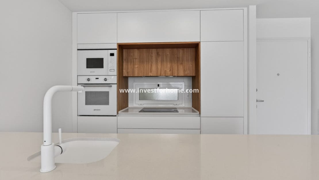 Apartamento de 2 habitaciones en El Raso en venta con piscina - 325.000 € (Ref: 9810390)