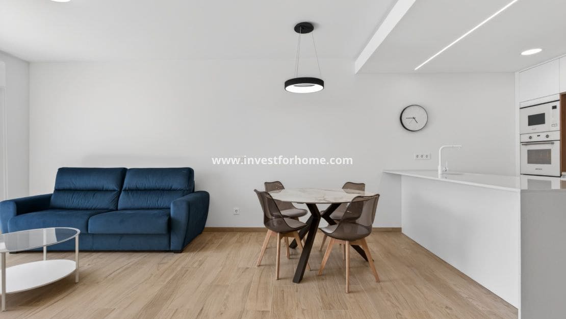 Apartamento de 2 habitaciones en El Raso en venta con piscina - 325.000 € (Ref: 9810390)