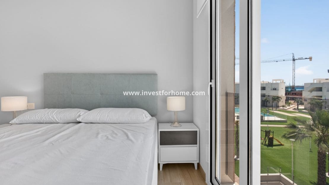 Apartamento de 2 habitaciones en El Raso en venta con piscina - 325.000 € (Ref: 9810390)
