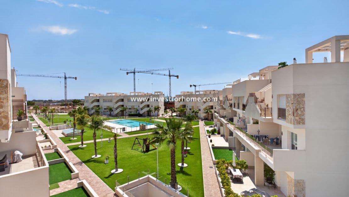 Apartamento de 2 habitaciones en El Raso en venta con piscina - 325.000 € (Ref: 9810390)