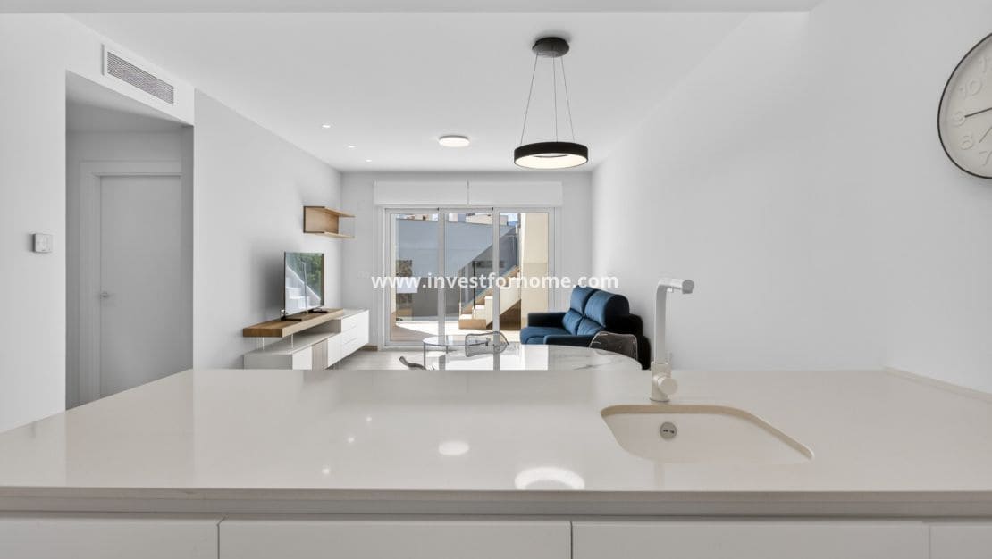 Apartamento de 2 habitaciones en El Raso en venta con piscina - 325.000 € (Ref: 9810390)