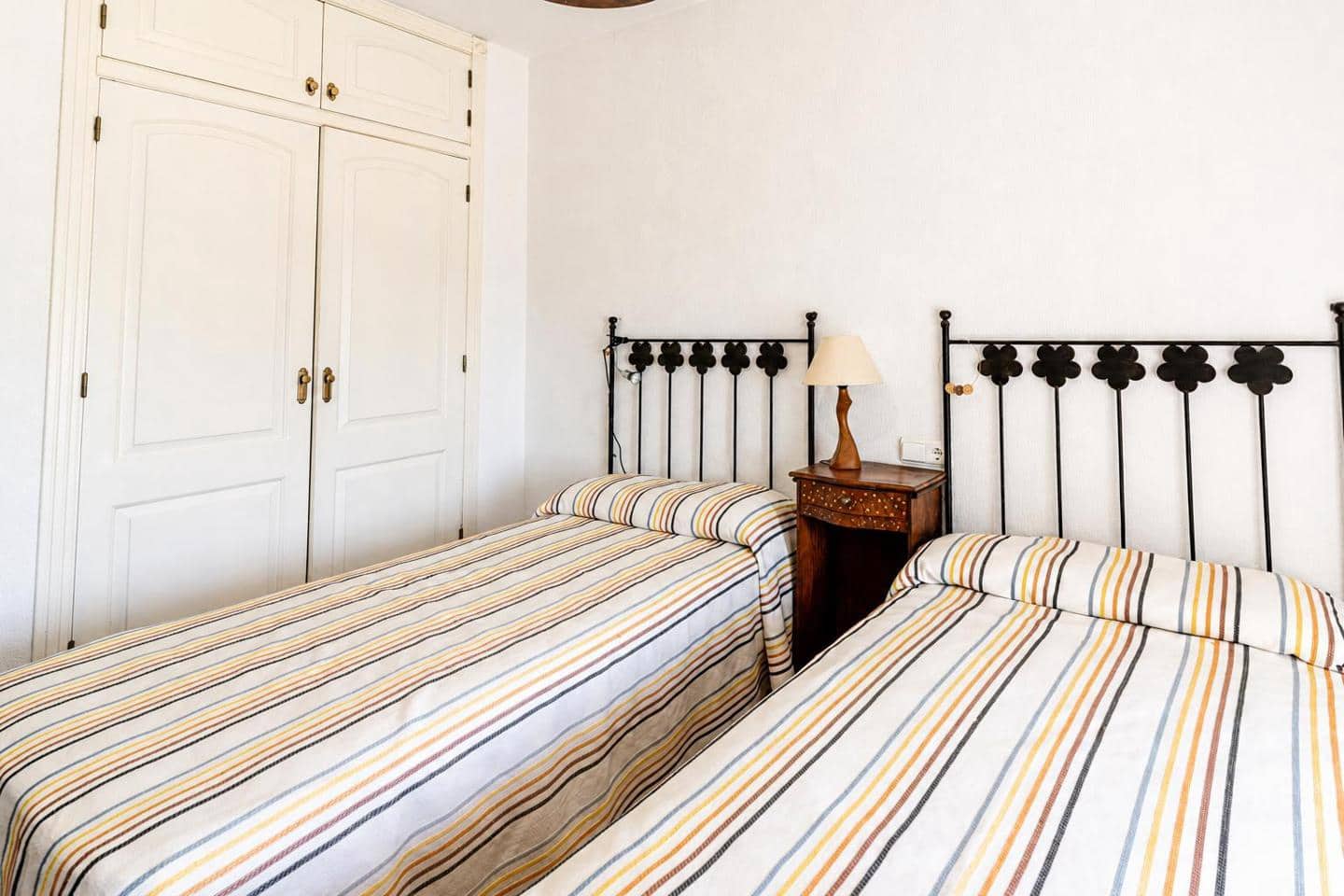 Chalet de 4 habitaciones en Gran Alacant en venta con piscina garaje - 990.000 € (Ref: 10004309)