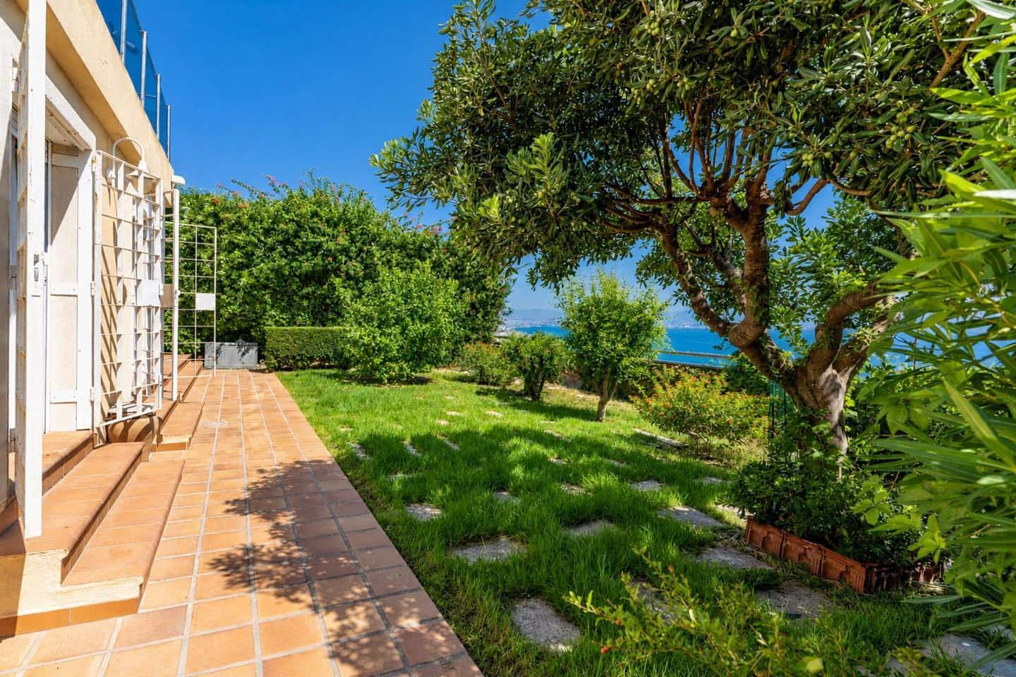 Chalet de 4 habitaciones en Gran Alacant en venta con piscina garaje - 990.000 € (Ref: 10004309)