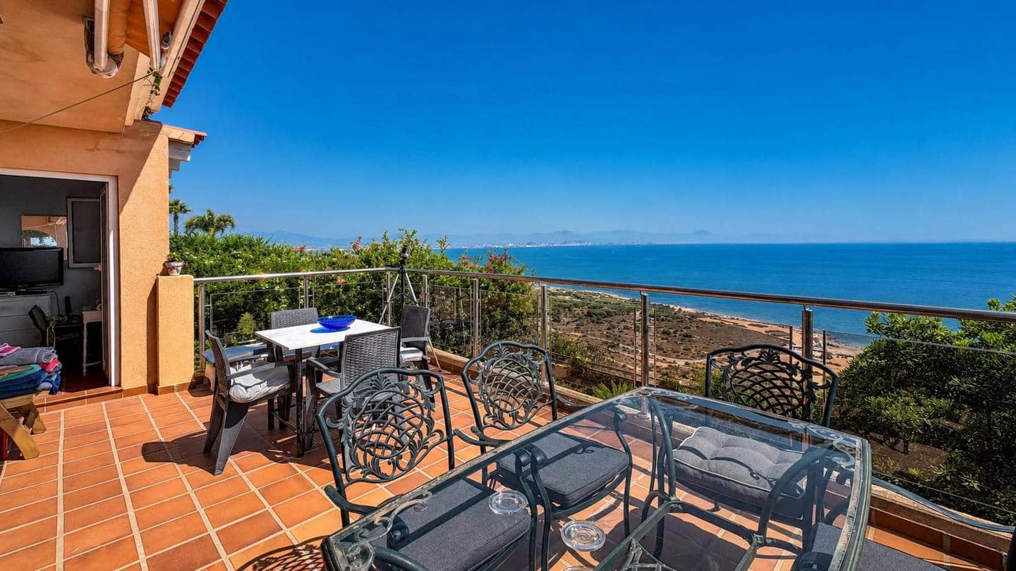 Chalet de 4 habitaciones en Gran Alacant en venta con piscina garaje - 990.000 € (Ref: 10004309)