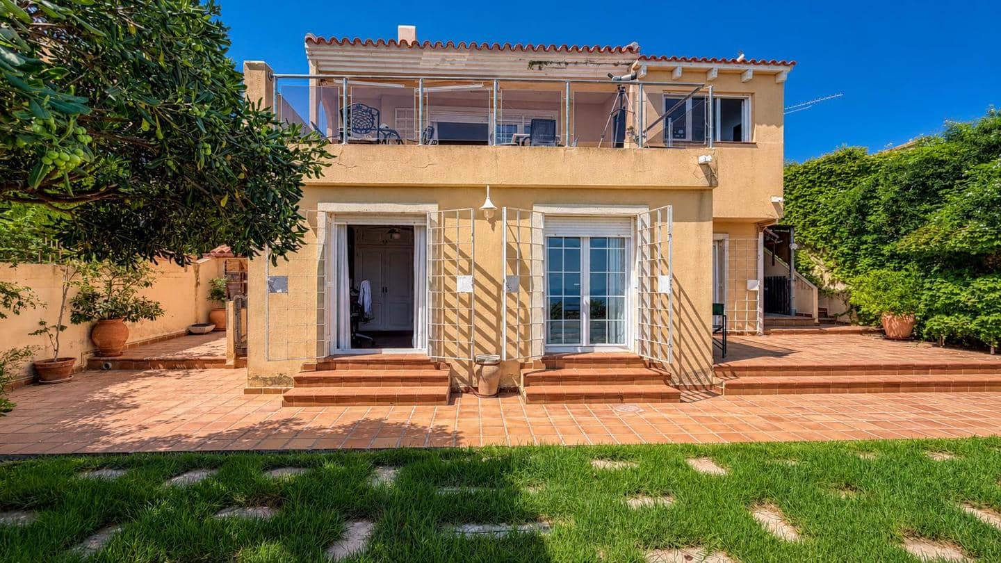 Chalet de 4 habitaciones en Gran Alacant en venta con piscina garaje - 990.000 € (Ref: 10004309)