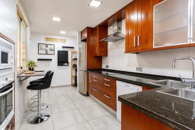 2 slaapkamer Flat te koop in Playa Levante, Santa Pola - € 249.000 (Ref: 10023363)