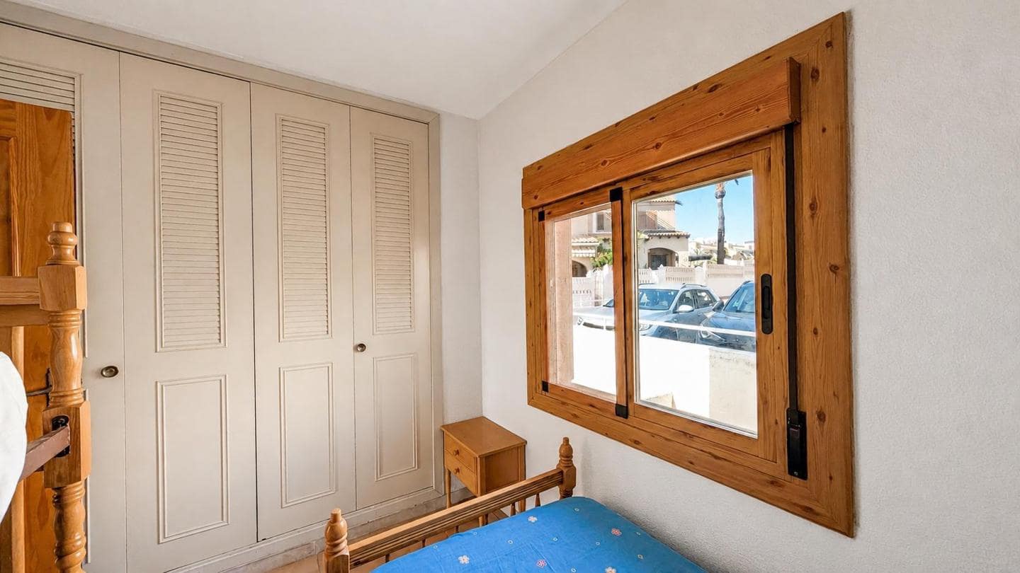 2 chambre Villa/Maison à vendre à Arenales del Sol avec piscine - 230 000 € (Ref: 10024821)