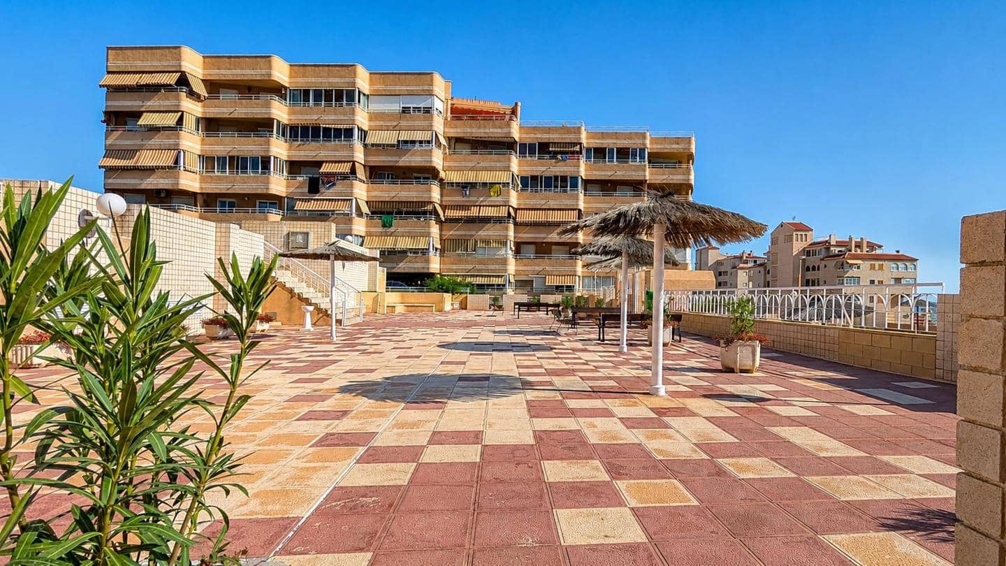 2 chambre Villa/Maison à vendre à Arenales del Sol avec piscine - 230 000 € (Ref: 10024821)