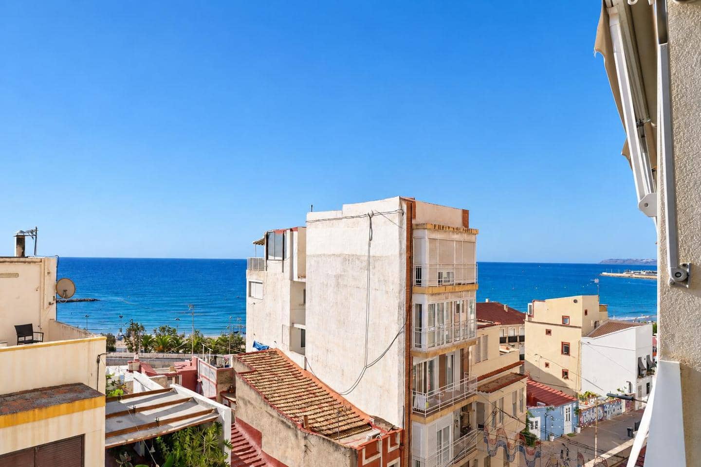 3 soveværelse Lejlighed til salg i Alicante by - € 389.000 (Ref: 10091486)