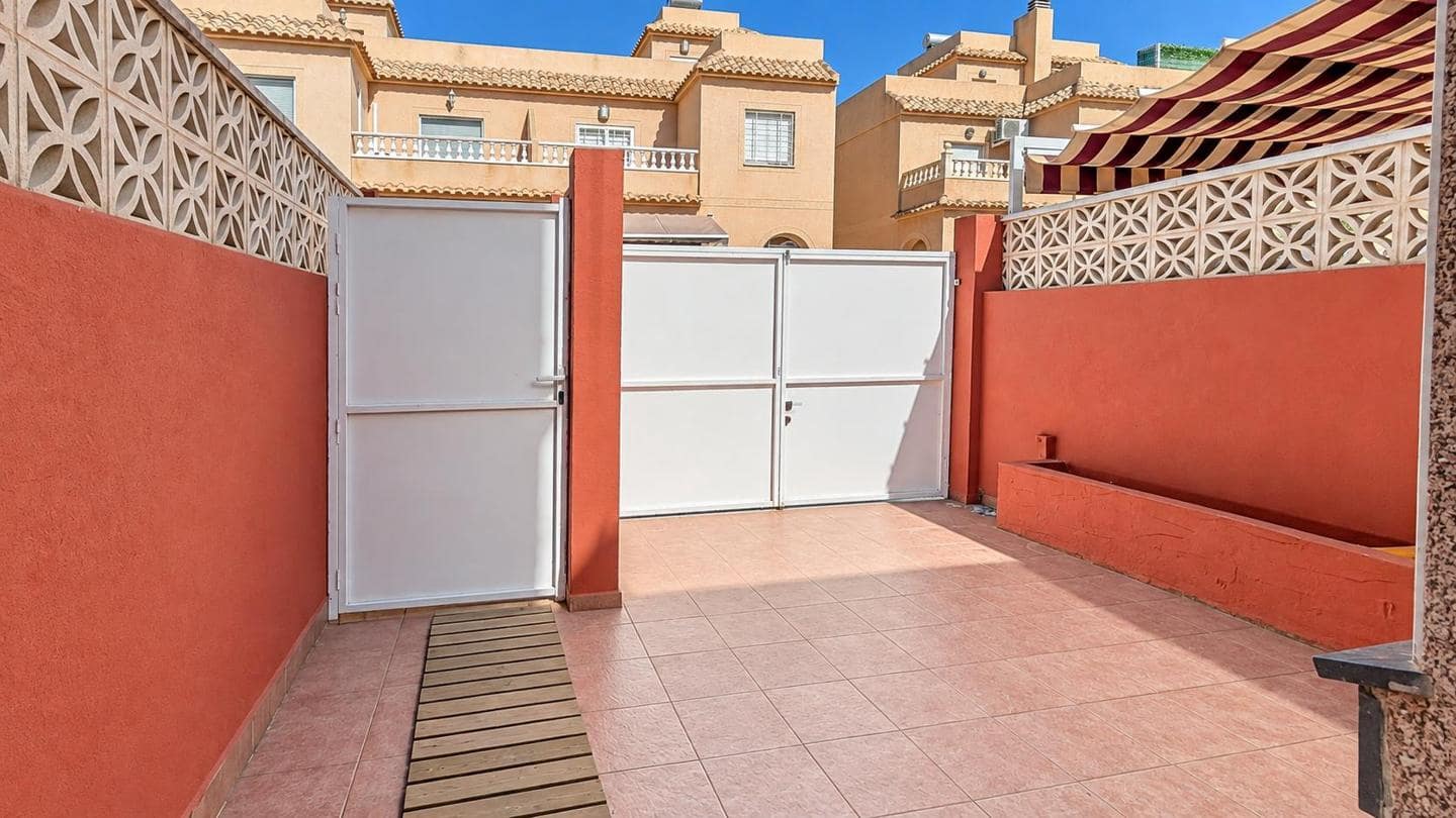 3 slaapkamer Villa te koop in Gran Alacant met zwembad garage - € 234.900 (Ref: 10093822)