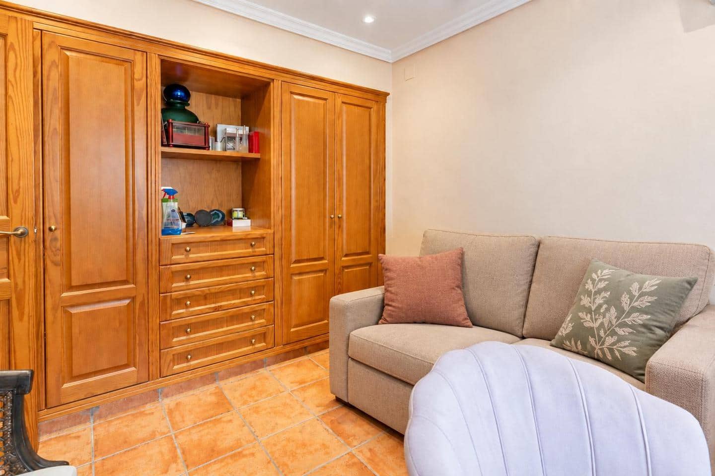 4 sypialnia Willa na sprzedaż w Santa Pola z basenem garażem - 428 000 € (Ref: 10094731)