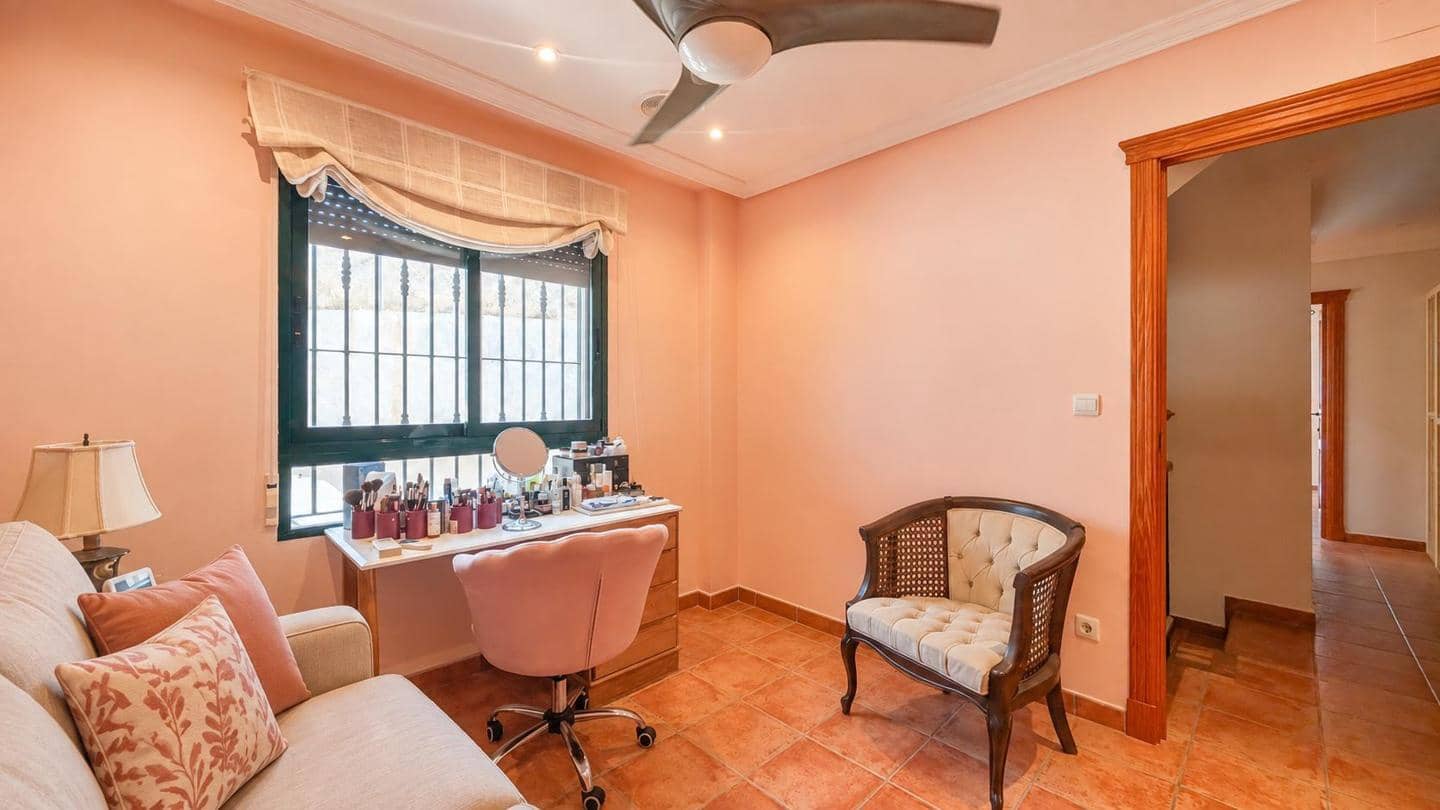 4 sypialnia Willa na sprzedaż w Santa Pola z basenem garażem - 428 000 € (Ref: 10094731)