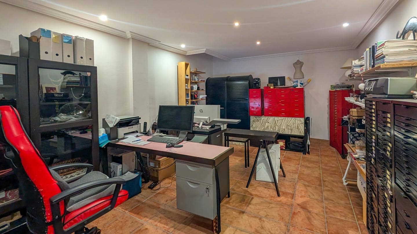 4 sypialnia Willa na sprzedaż w Santa Pola z basenem garażem - 428 000 € (Ref: 10094731)