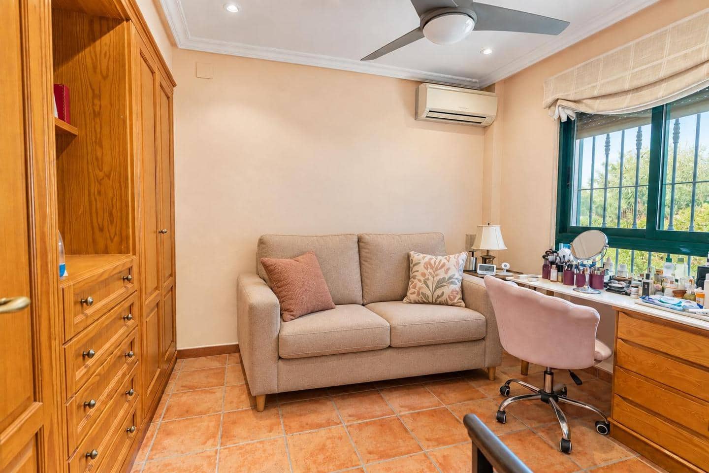 4 sypialnia Willa na sprzedaż w Santa Pola z basenem garażem - 428 000 € (Ref: 10094731)
