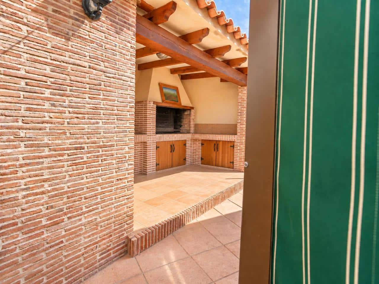 4 sypialnia Willa na sprzedaż w Santa Pola z basenem garażem - 428 000 € (Ref: 10094731)