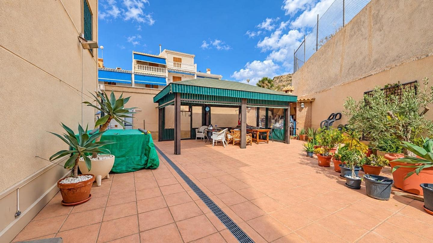 4 sypialnia Willa na sprzedaż w Santa Pola z basenem garażem - 428 000 € (Ref: 10094731)