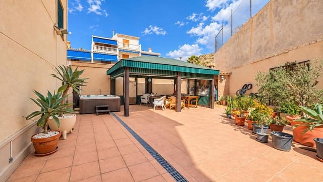 4 sypialnia Willa na sprzedaż w Calas Santiago Bernabéu, Santa Pola z basenem garażem - 428 000 € (Ref: 10094731)