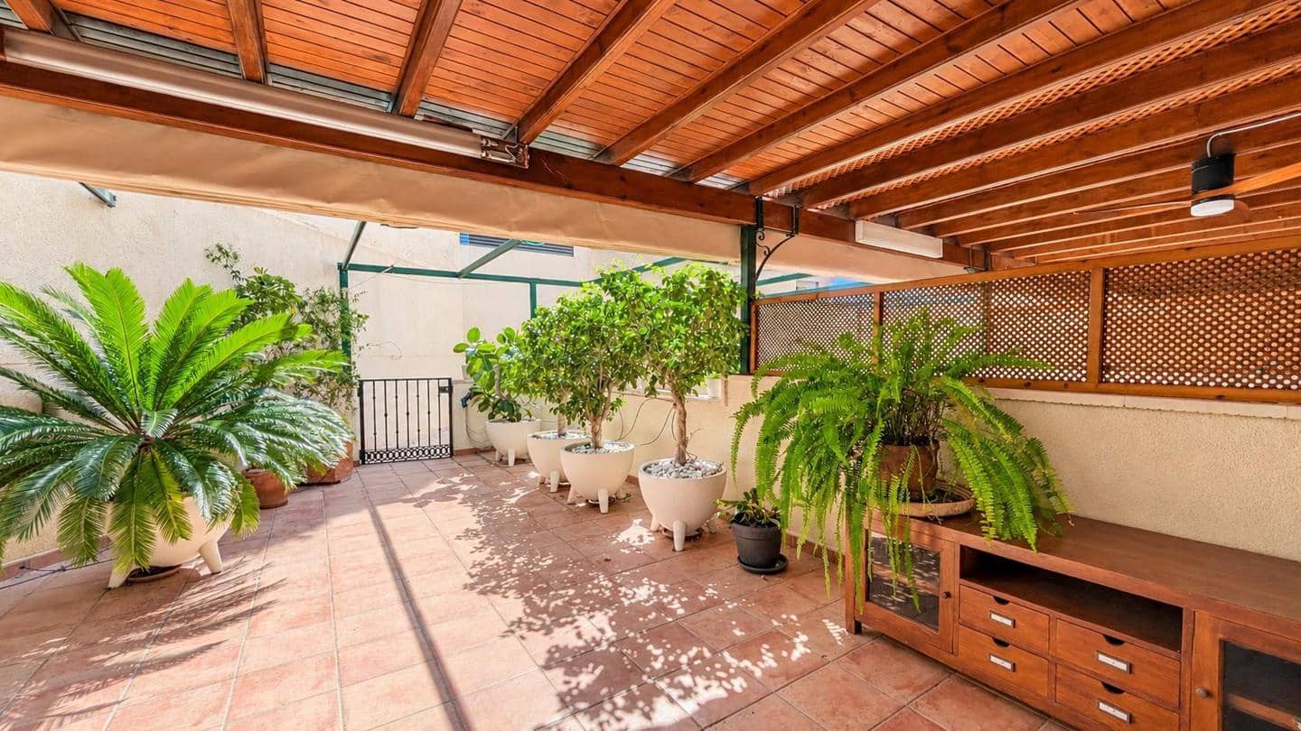 4 sypialnia Willa na sprzedaż w Santa Pola z basenem garażem - 428 000 € (Ref: 10094731)