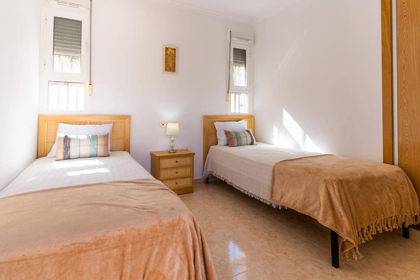 Chalet de 14 habitaciones en Hondón de las Nieves en venta con piscina - 850.000 € (Ref: 10100539)