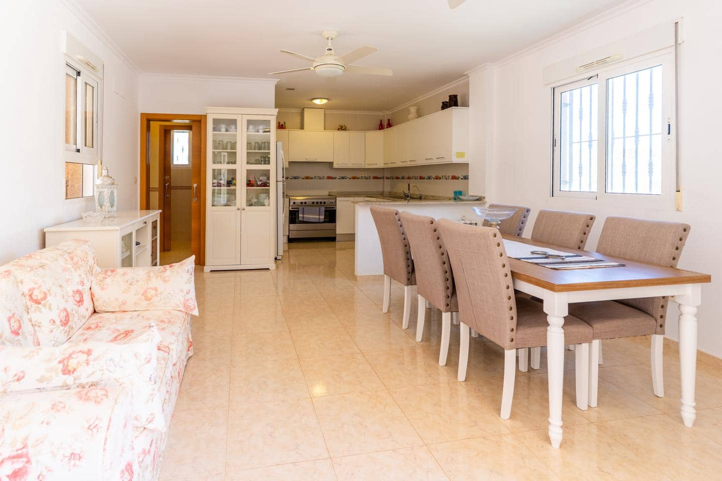Chalet de 14 habitaciones en Hondón de las Nieves en venta con piscina - 850.000 € (Ref: 10100539)