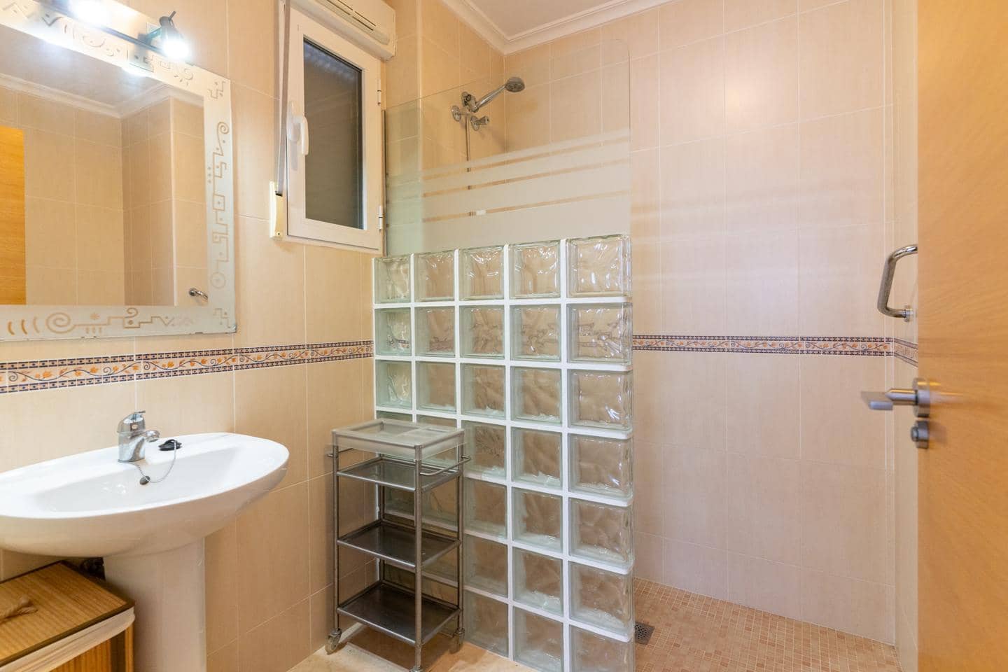 Chalet de 14 habitaciones en Hondón de las Nieves en venta con piscina - 850.000 € (Ref: 10100539)