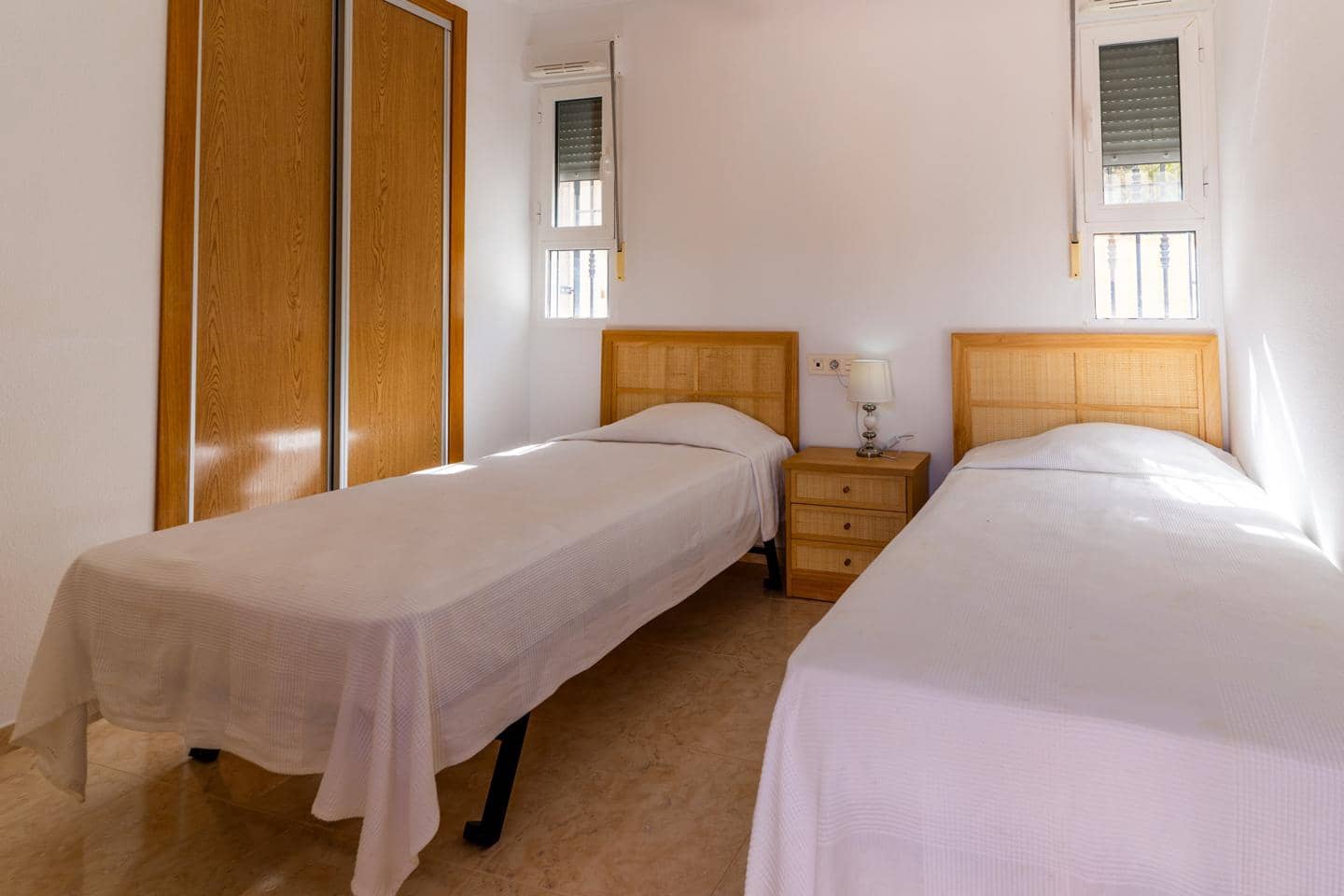 Chalet de 14 habitaciones en Hondón de las Nieves en venta con piscina - 850.000 € (Ref: 10100539)
