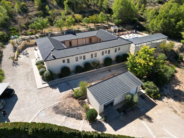 Chalet de 14 habitaciones en Hondón de las Nieves en venta con piscina - 850.000 € (Ref: 10100539)