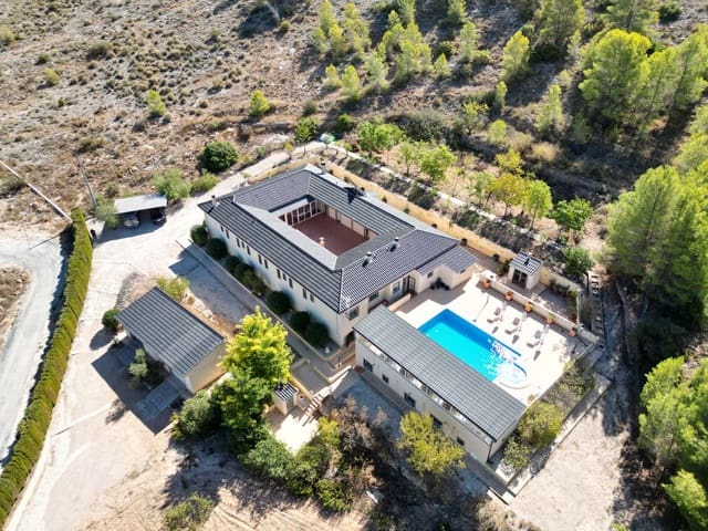 Chalet de 14 habitaciones en Hondón de las Nieves en venta con piscina - 850.000 € (Ref: 10100539)