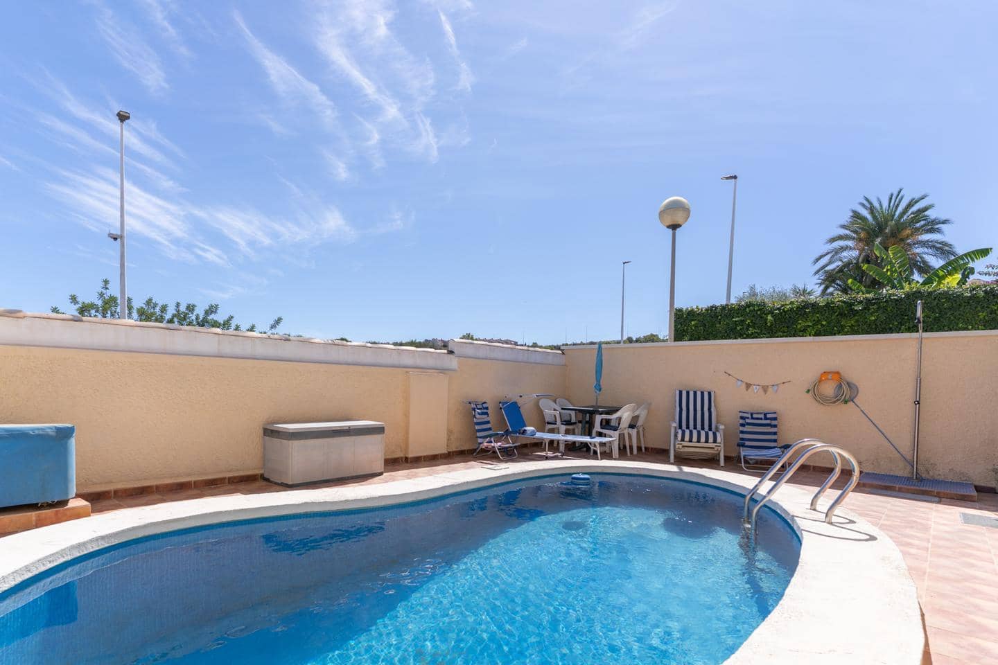 Chalet de 2 habitaciones en Gran Alacant en venta con piscina garaje - 335.000 € (Ref: 10130832)