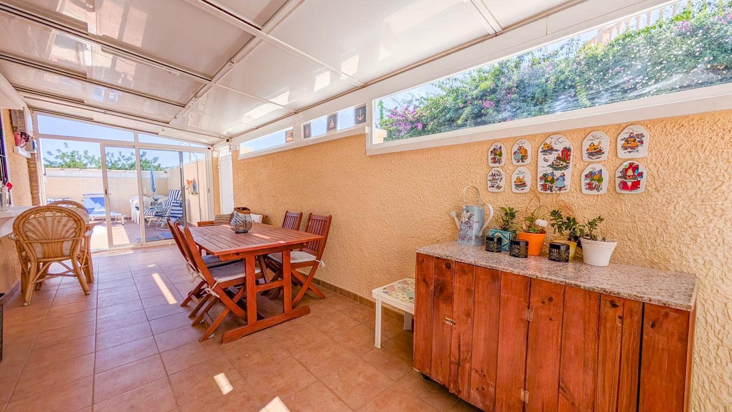 Chalet de 2 habitaciones en Gran Alacant en venta con piscina garaje - 335.000 € (Ref: 10130832)