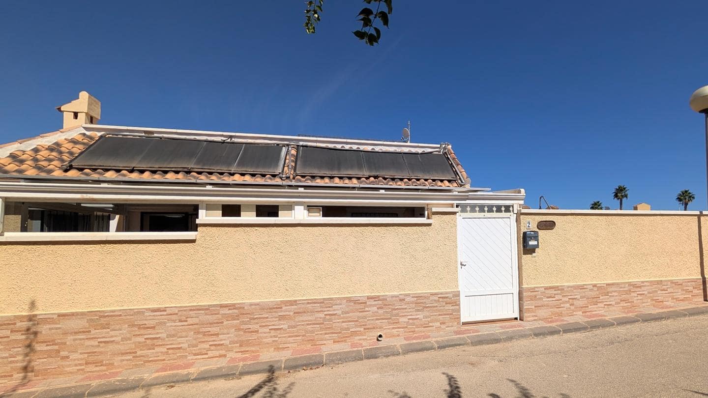 Chalet de 2 habitaciones en Gran Alacant en venta con piscina garaje - 335.000 € (Ref: 10130832)