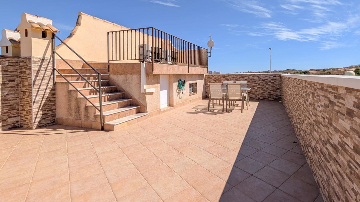 Chalet de 2 habitaciones en Gran Alacant en venta con piscina garaje - 335.000 € (Ref: 10130832)