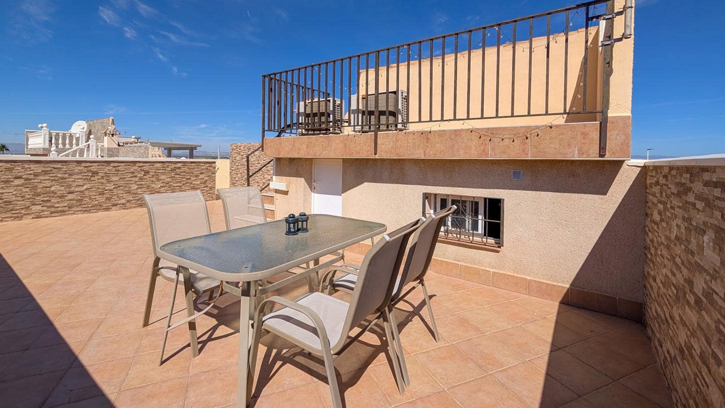 Chalet de 2 habitaciones en Gran Alacant en venta con piscina garaje - 335.000 € (Ref: 10130832)