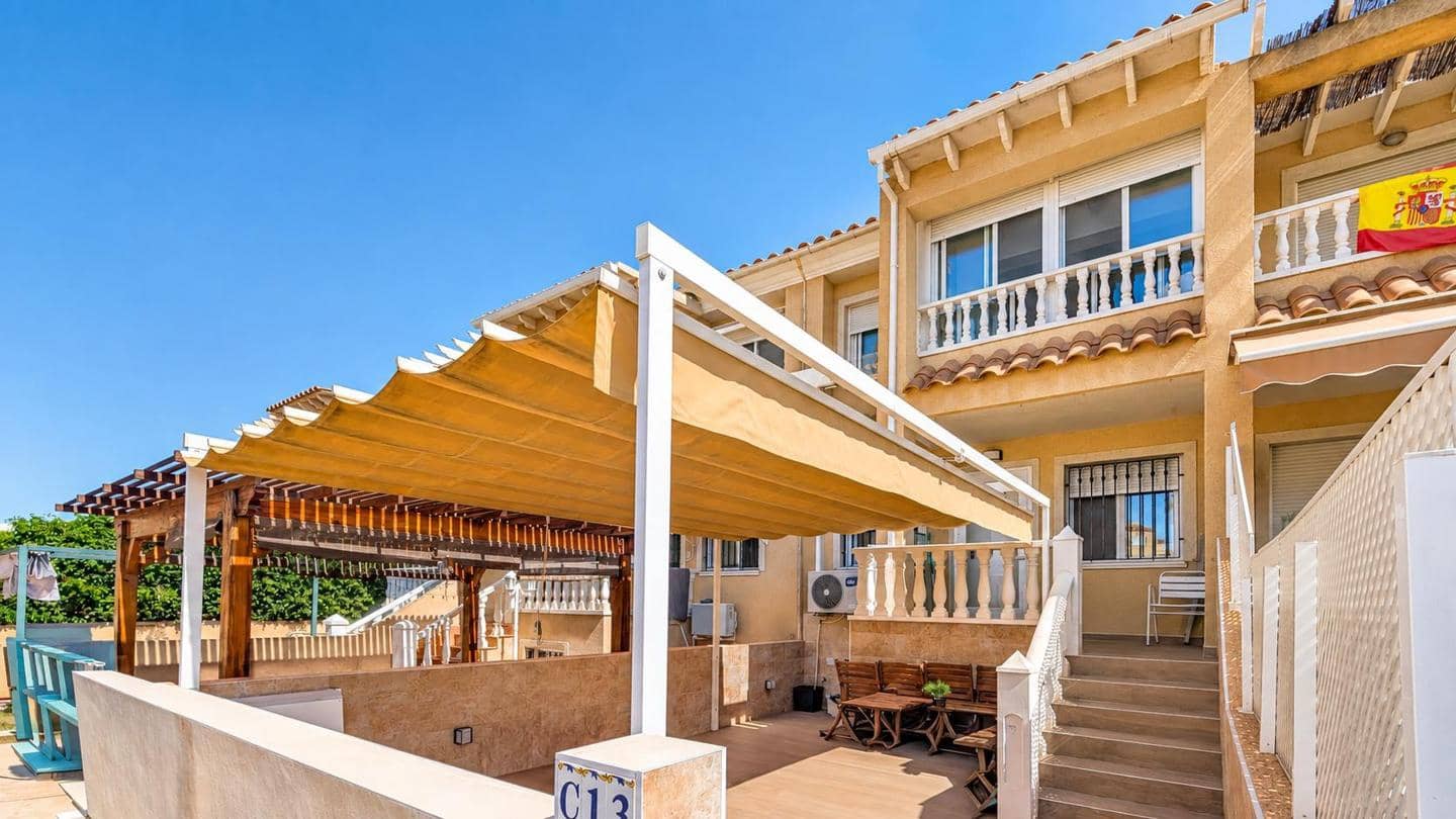 3 soveværelse Villa til salg i Santa Pola med swimmingpool garage - € 314.900 (Ref: 10136730)