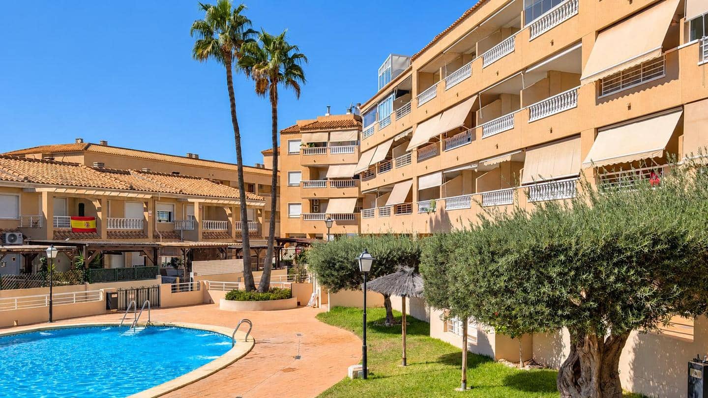 3 soveværelse Villa til salg i Santa Pola med swimmingpool garage - € 314.900 (Ref: 10136730)