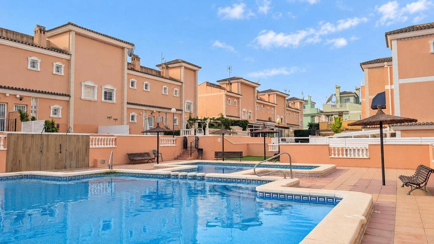 2 Zimmer Villa zu verkaufen in Gran Alacant mit Pool Garage - 210.000 € (Ref: 10136731)