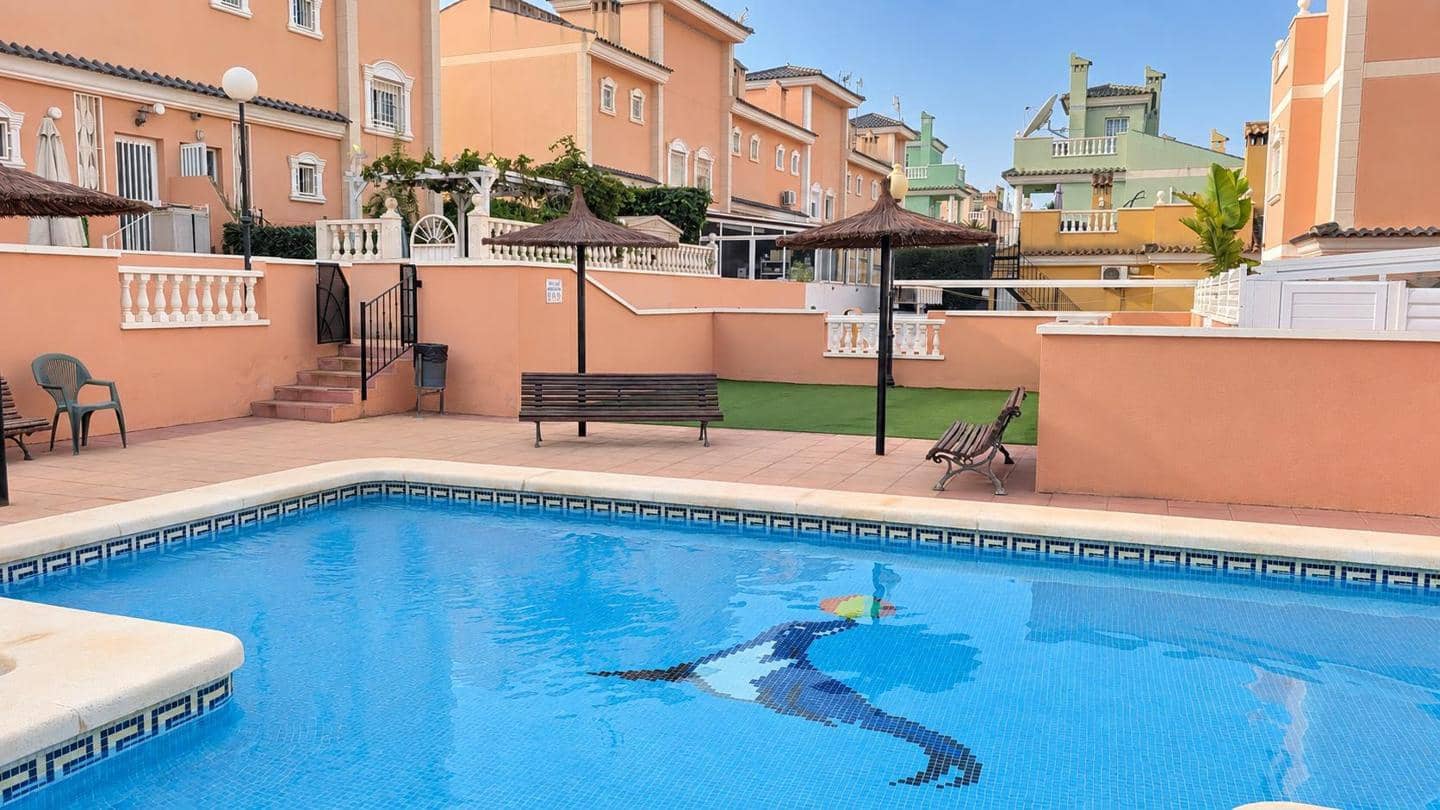 2 Zimmer Villa zu verkaufen in Gran Alacant mit Pool Garage - 210.000 € (Ref: 10136731)