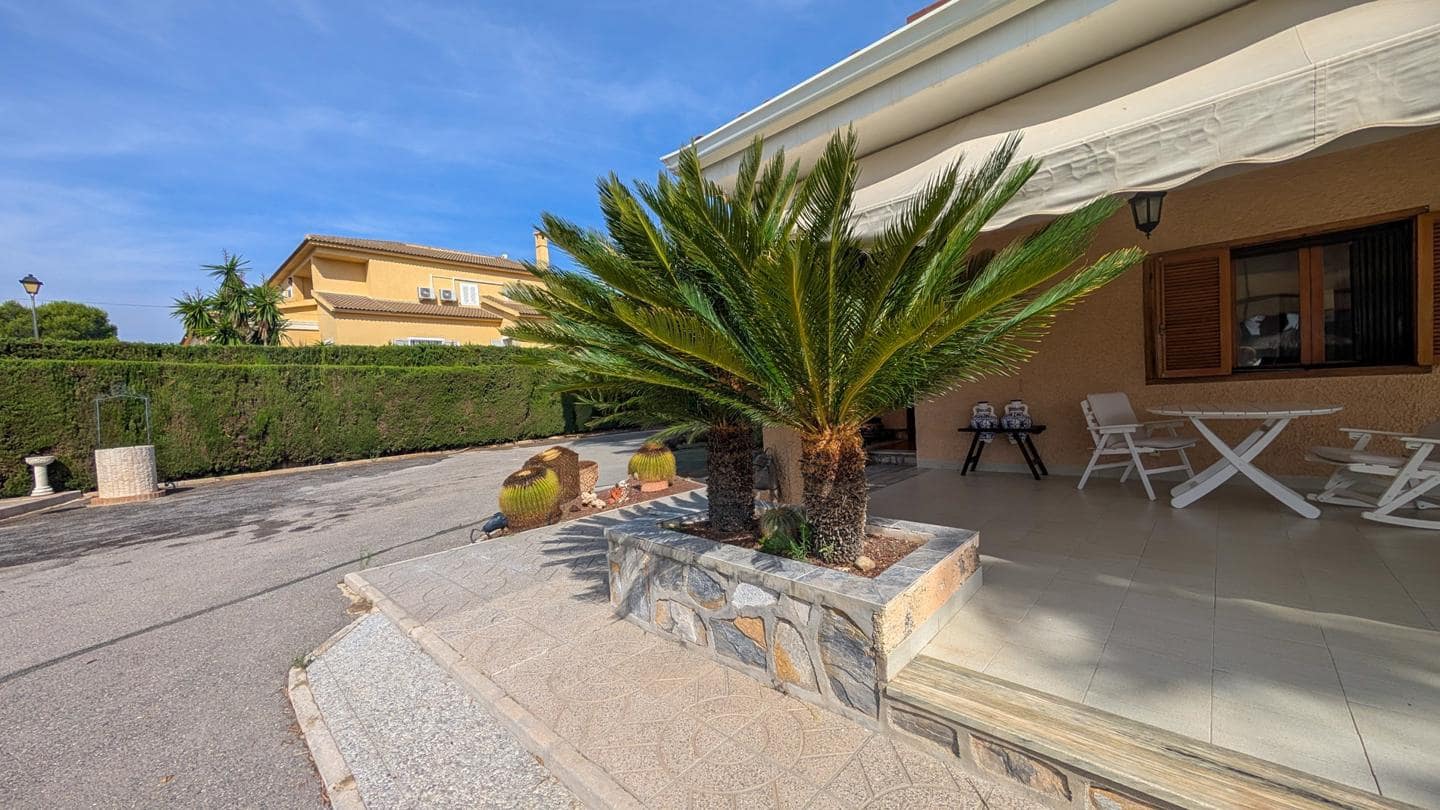 4 bedroom Villa for sale in Santa Pola with pool garage - € 515,000 (Ref: 10158333)