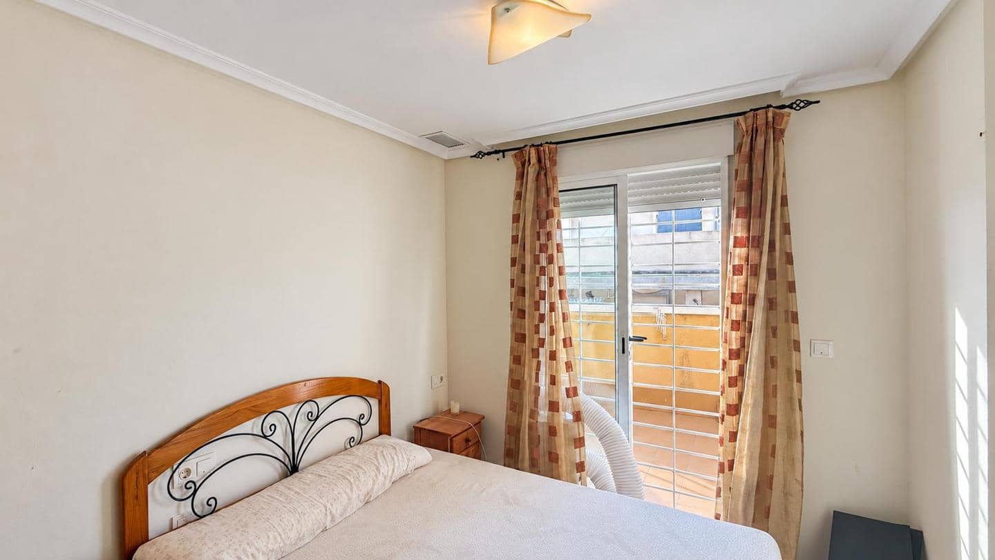 4 sypialnia Mieszkanie na sprzedaż w Torrevieja z garażem - 319 000 € (Ref: 10172114)