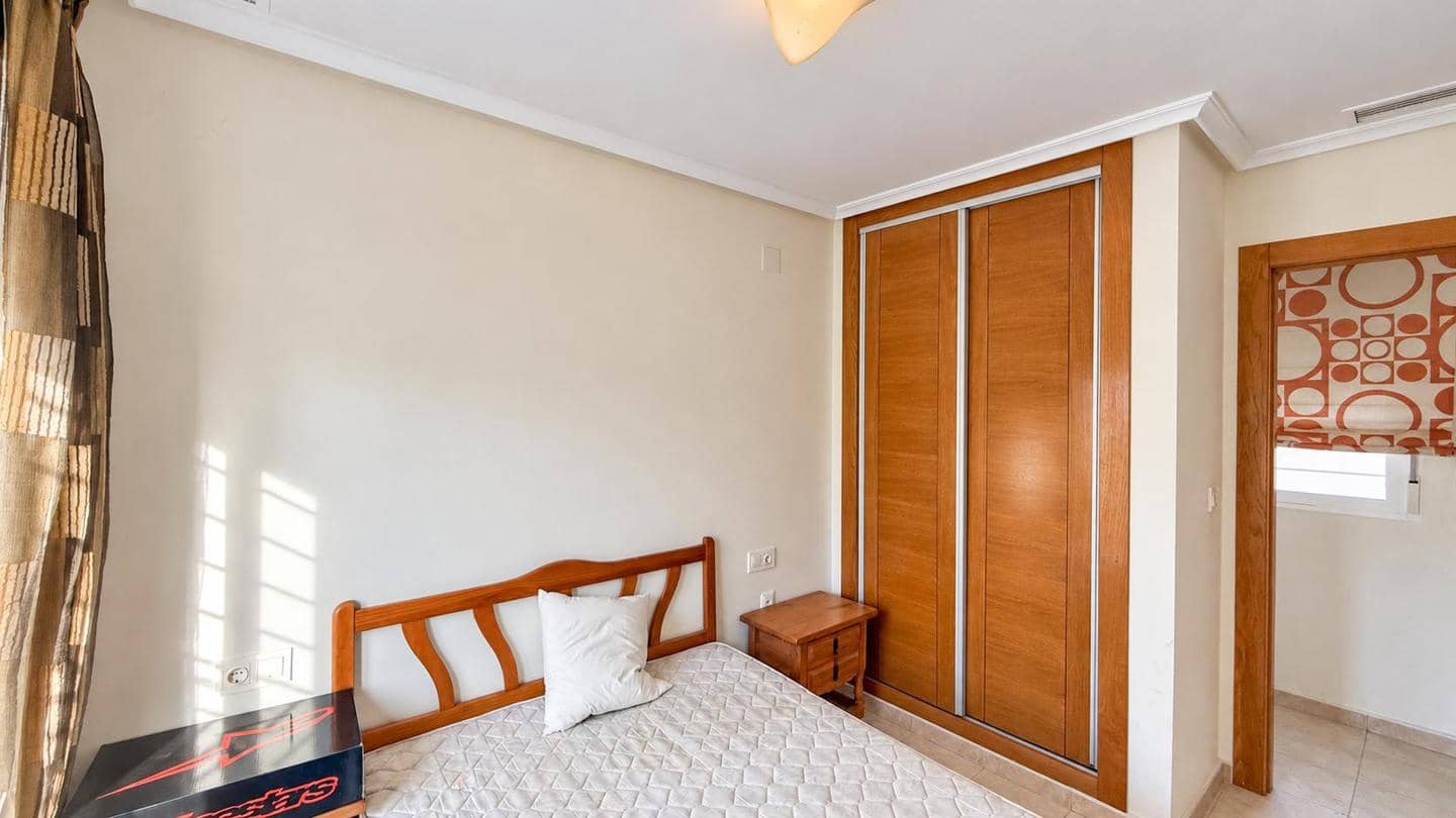 4 sypialnia Mieszkanie na sprzedaż w Torrevieja z garażem - 319 000 € (Ref: 10172114)
